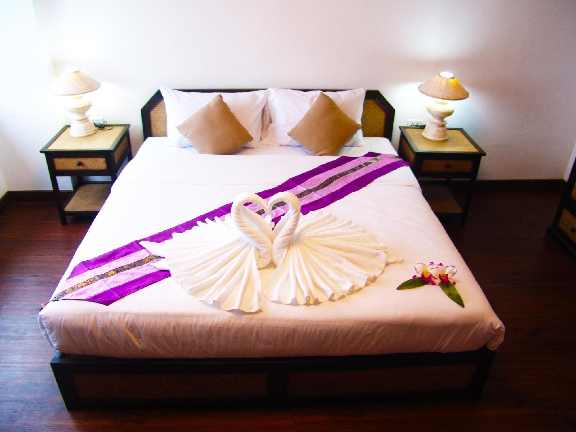 โรงแรม Jade Tower 3*
